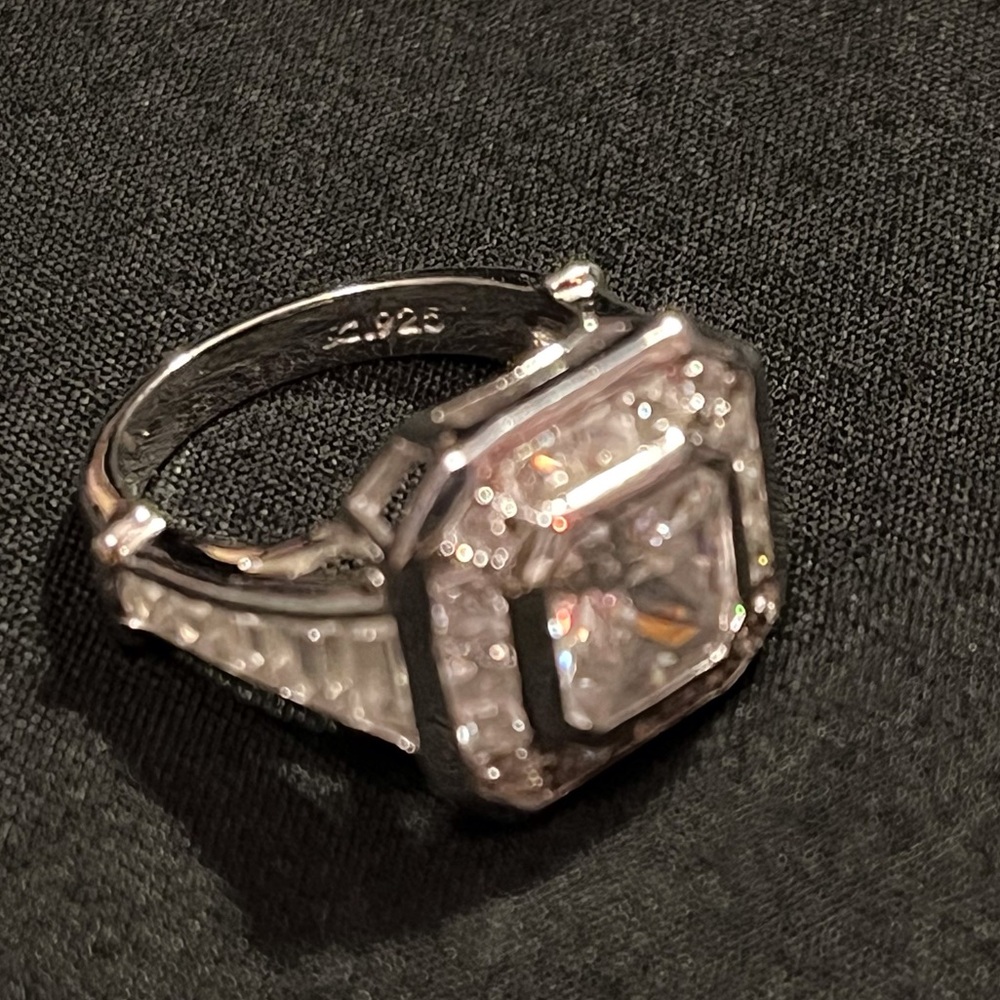 Sterling silver and CZ ring - Picture 6 of 8